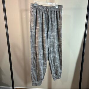 Knox rose camouflage jogger sweatpants with drawstring size large stretchy
